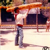 Guillermo en el Parque de las Cruces durante las fiestas (finales de los años 80)